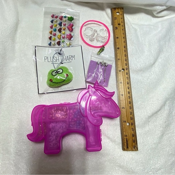 6 for$20♥️ Bundle of little ones items. Beading unicorn etc. - Picture 2 of 4